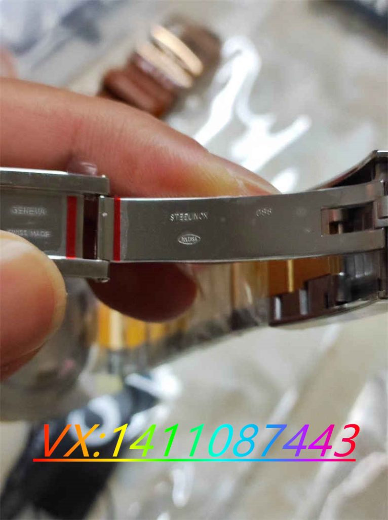 VS廠勞力士間金黑水鬼對比C廠:究竟哪個更勝一籌?